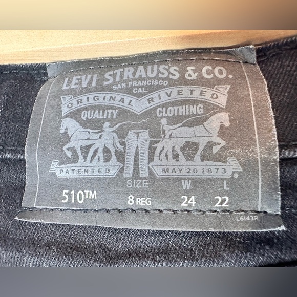 3/$15 Girls’ 510 Skinny Levi’s in Black- Size 10 - Picture 3 of 6
